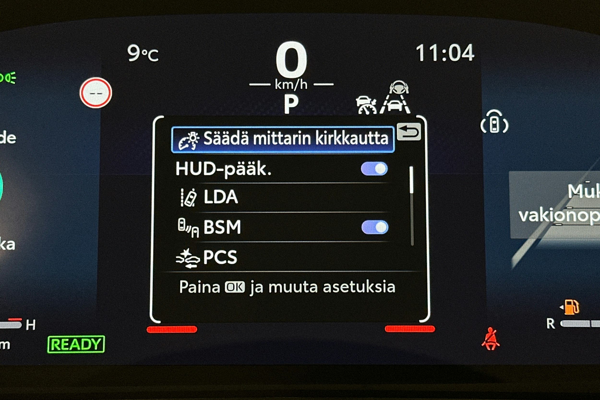 harmaa Toyota C-HR 2023 kuva 29.