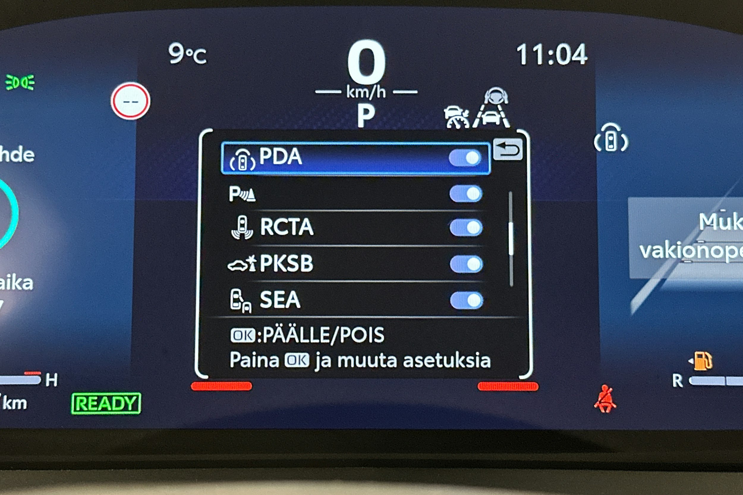 harmaa Toyota C-HR 2023 kuva 30.