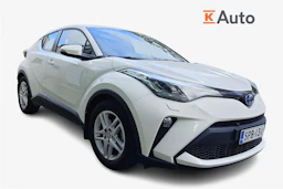 valkoinen Toyota C-HR 2023 kuva 1.
