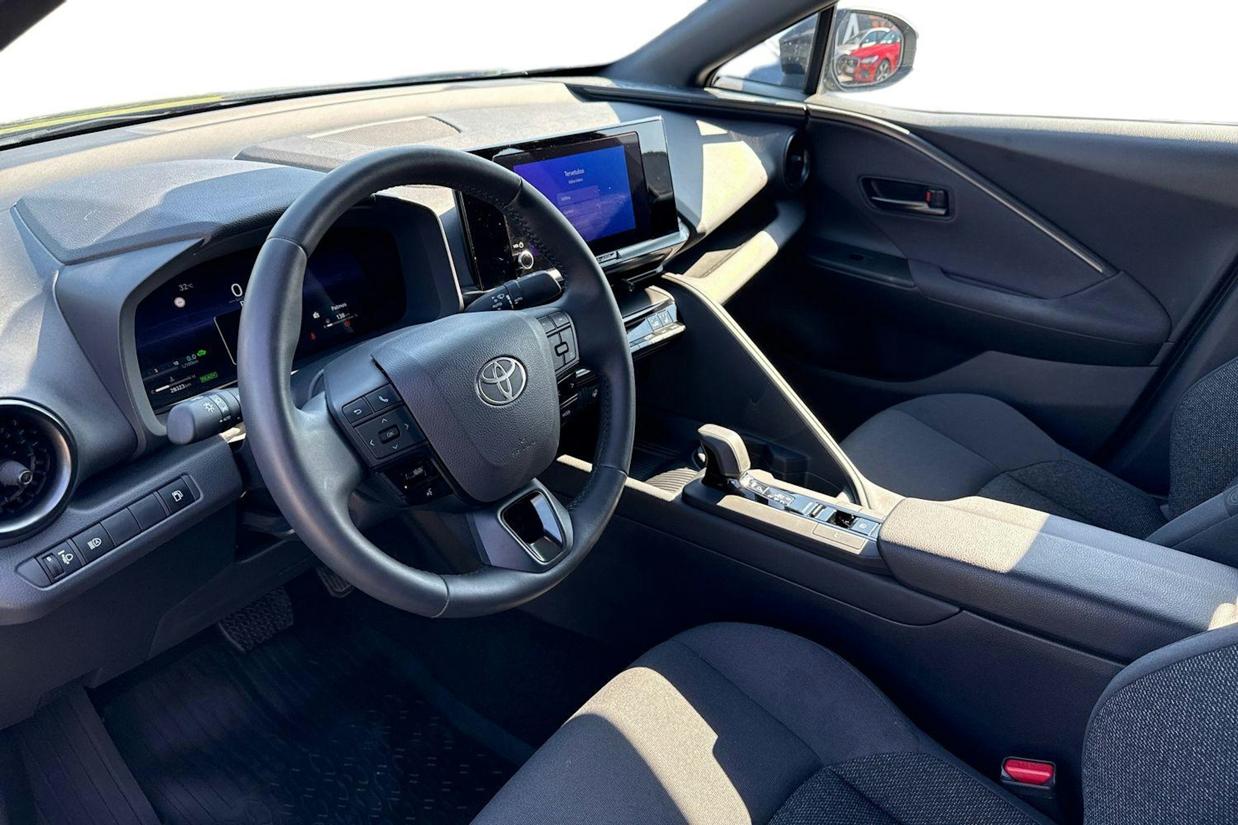 musta Toyota C-HR 2023 kuva 3.