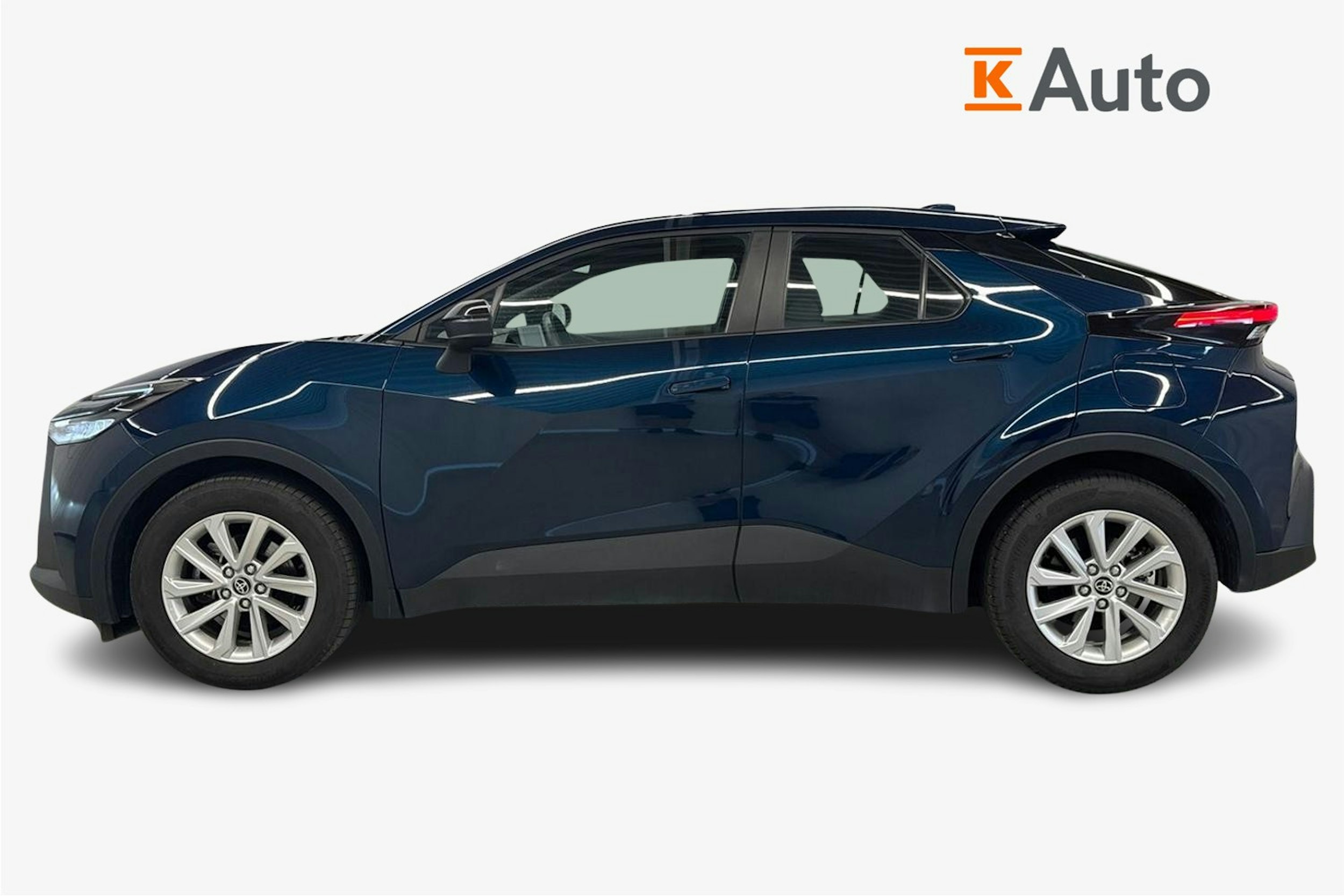 musta Toyota C-HR 2024 kuva 6.