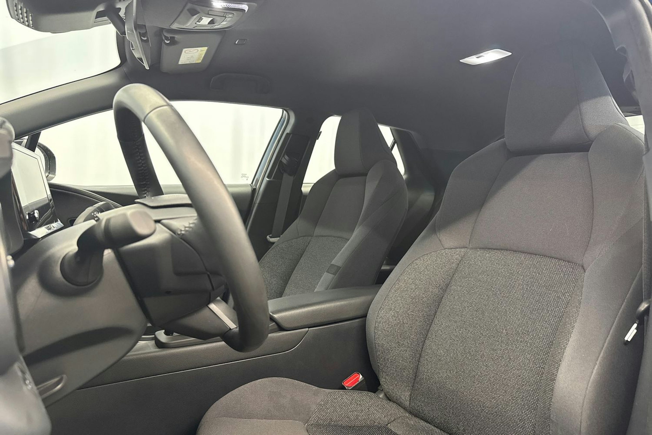 musta Toyota C-HR 2024 kuva 18.