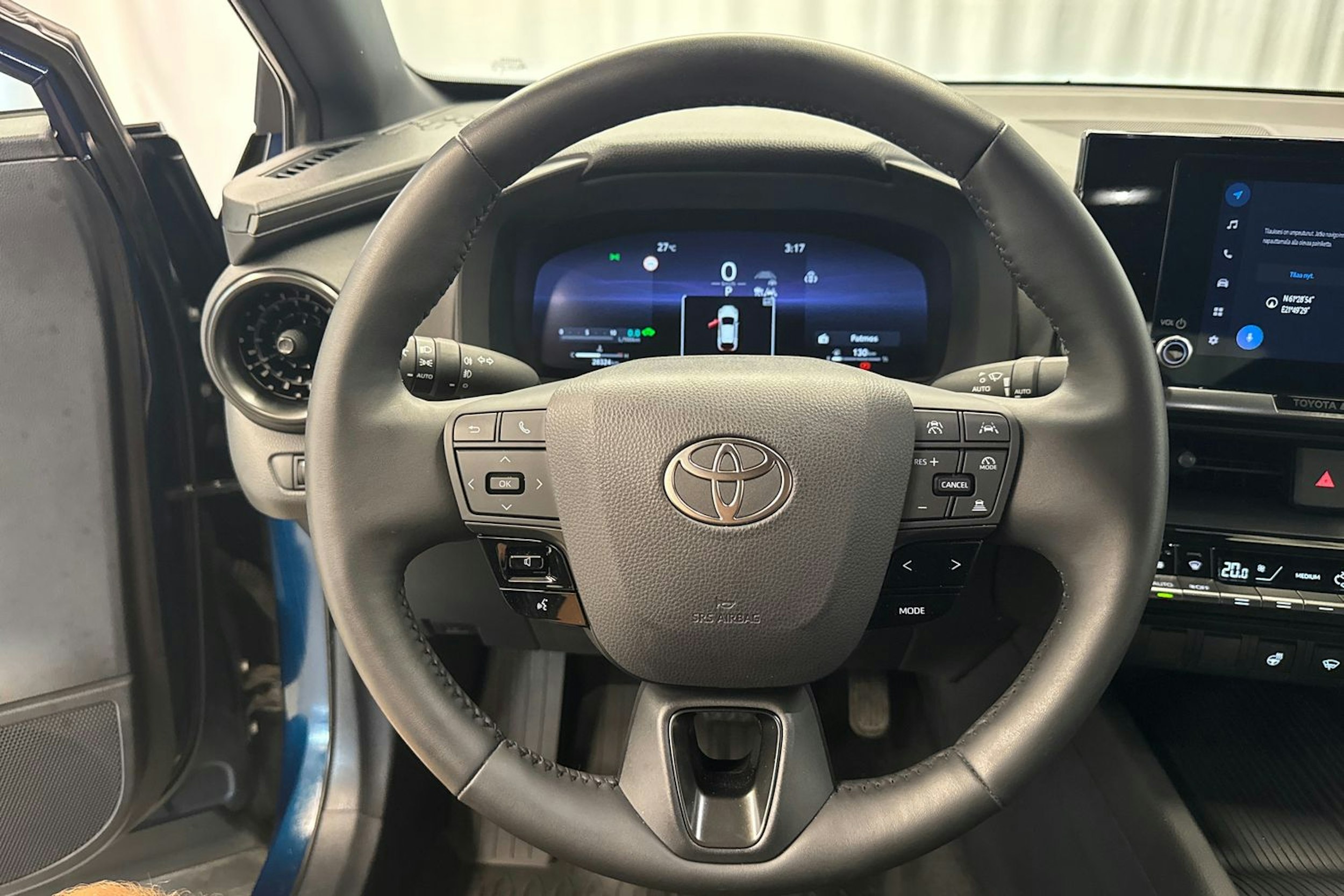 musta Toyota C-HR 2024 kuva 21.
