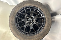musta Toyota C-HR 2024 kuva 33.