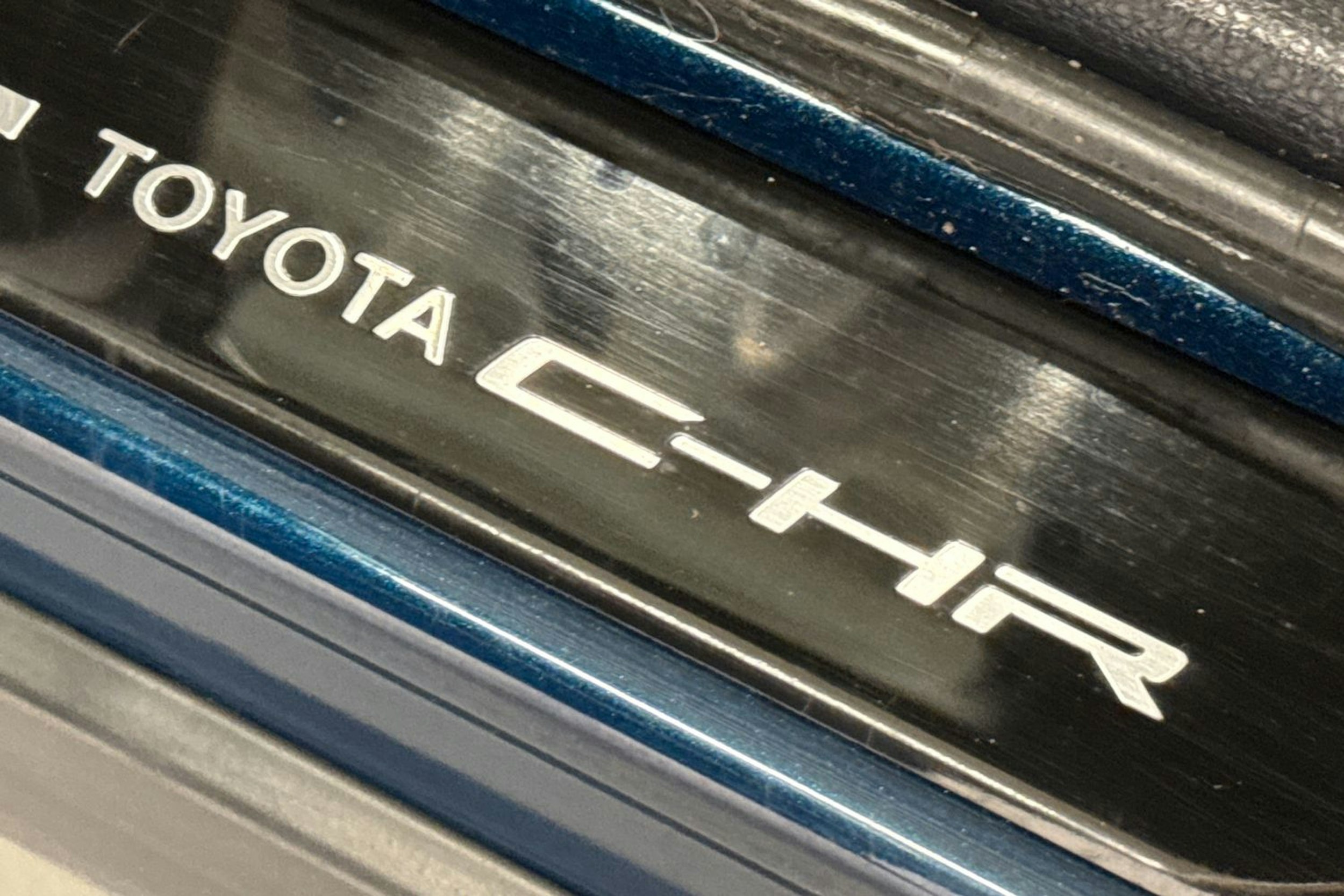 musta Toyota C-HR 2024 kuva 35.