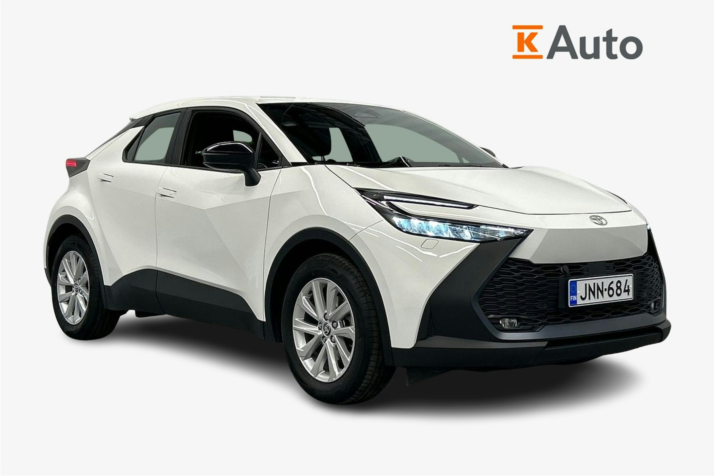 valkoinen Toyota C-HR 2024 kuva 1.