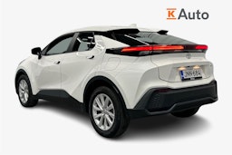 valkoinen Toyota C-HR 2024 kuva 2.