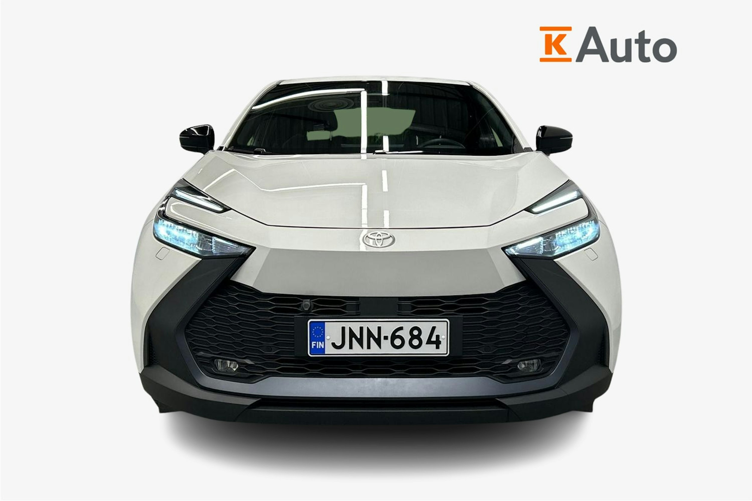 valkoinen Toyota C-HR 2024 kuva 5.