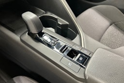 valkoinen Toyota C-HR 2024 kuva 27.