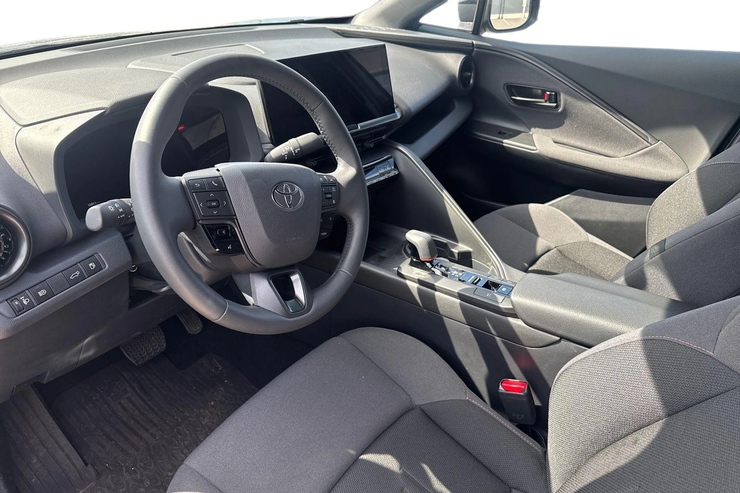 musta Toyota C-HR 2024 kuva 3.