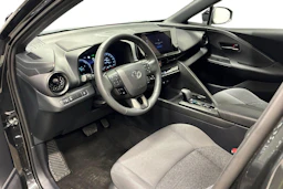 musta Toyota C-HR 2024 kuva 6.