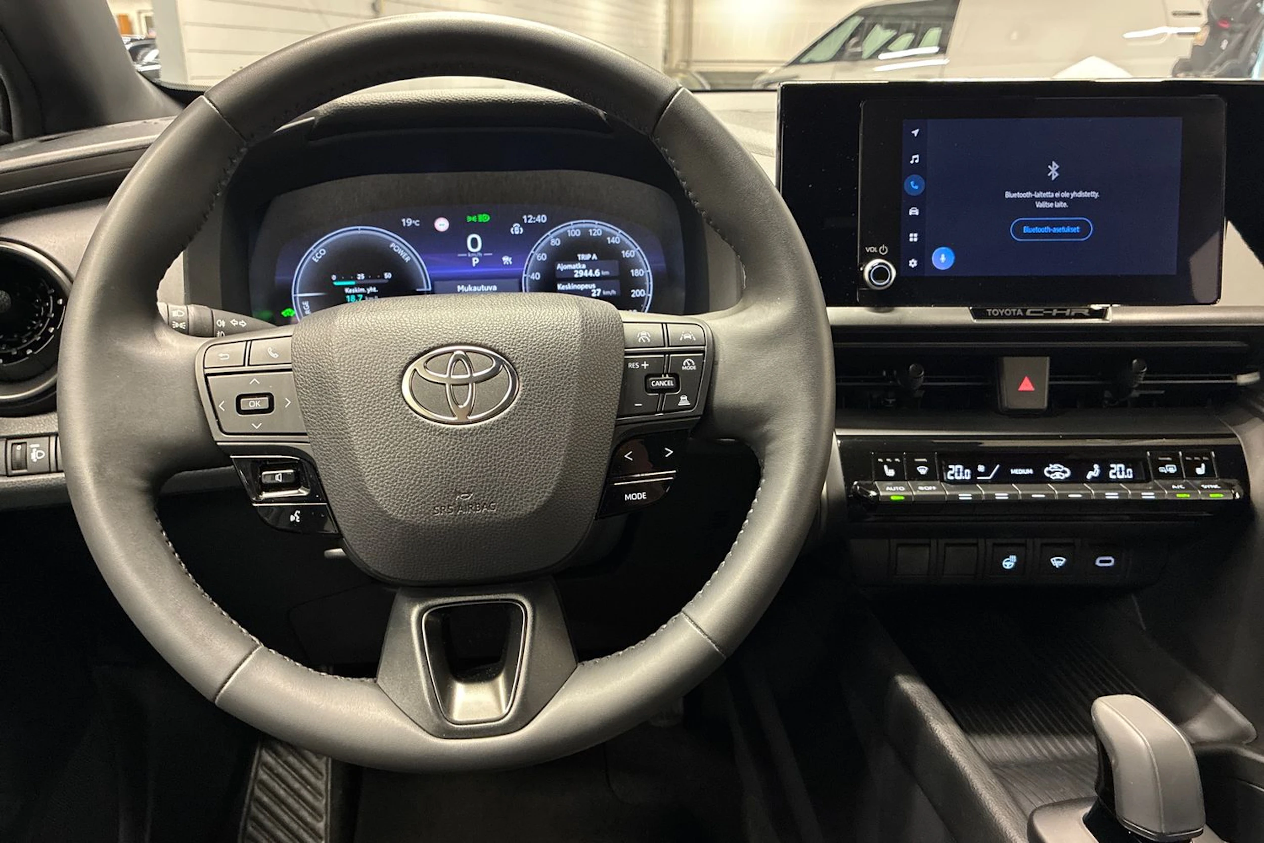musta Toyota C-HR 2024 kuva 11.
