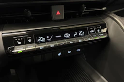 musta Toyota C-HR 2024 kuva 19.