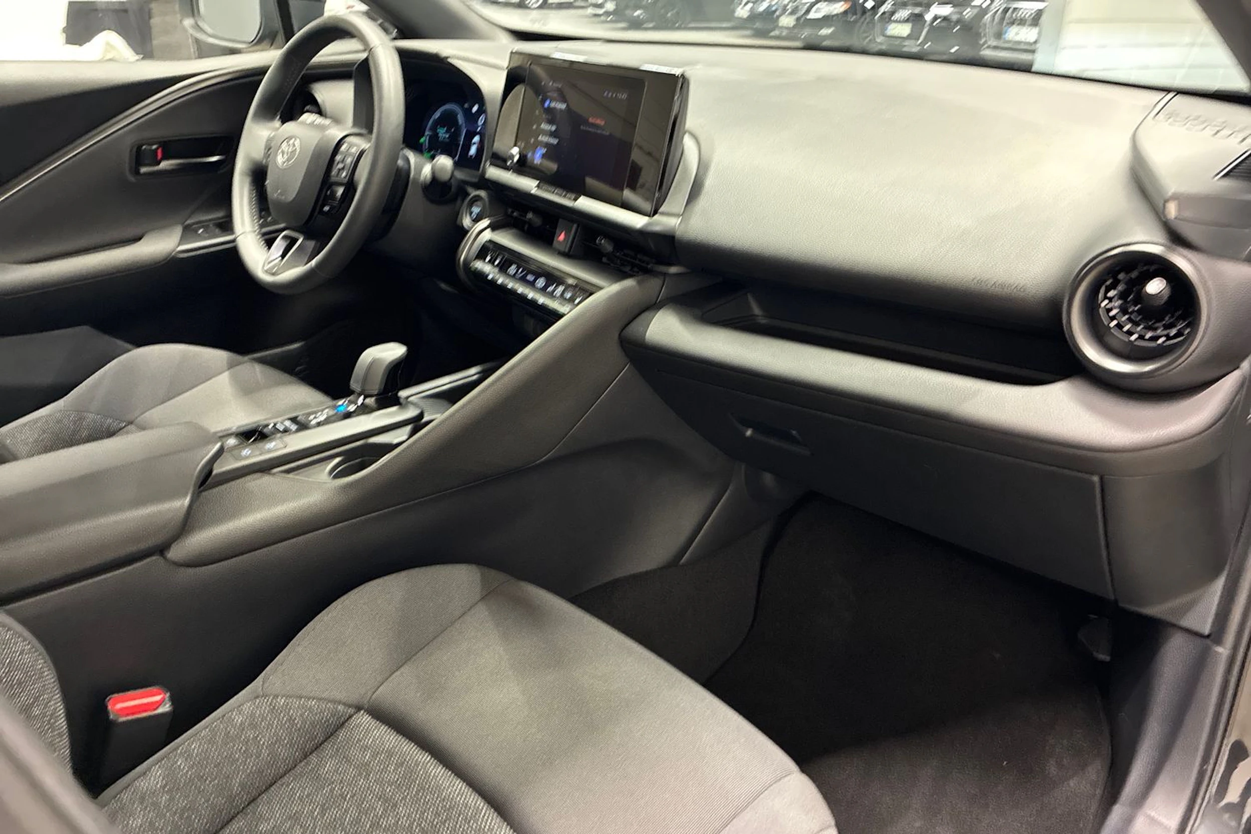 musta Toyota C-HR 2024 kuva 26.