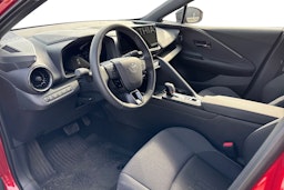 punainen Toyota C-HR 2025 kuva 3.