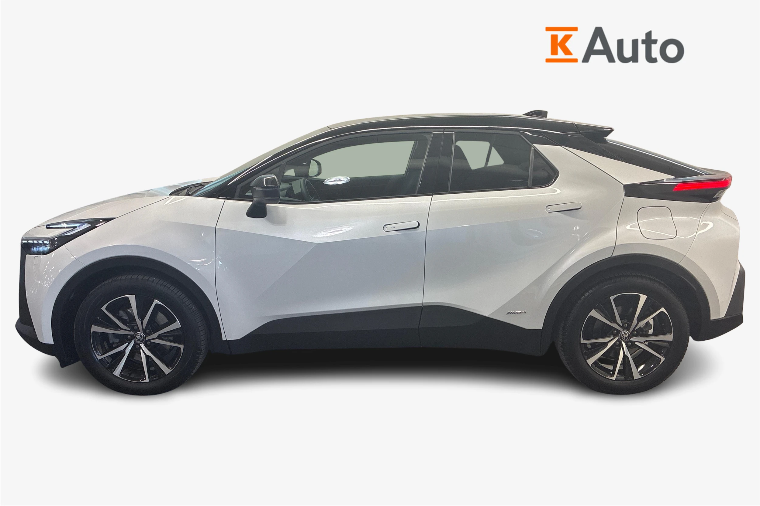 valkoinen Toyota C-HR 2025 kuva 7.