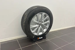 valkoinen Toyota C-HR 2025 kuva 13.