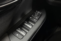 hopea Toyota C-HR 2025 kuva 23.