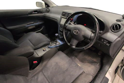 valkoinen Toyota Caldina 2003 kuva 3.