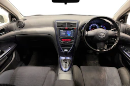 valkoinen Toyota Caldina 2003 kuva 7.