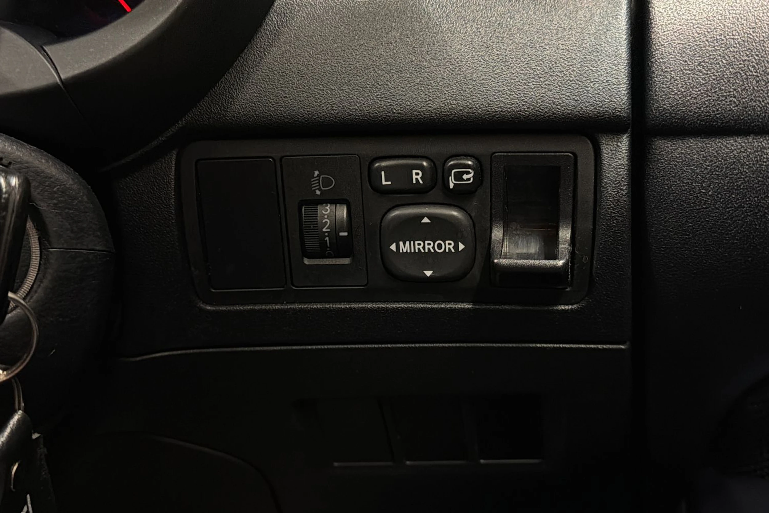 valkoinen Toyota Caldina 2003 kuva 20.