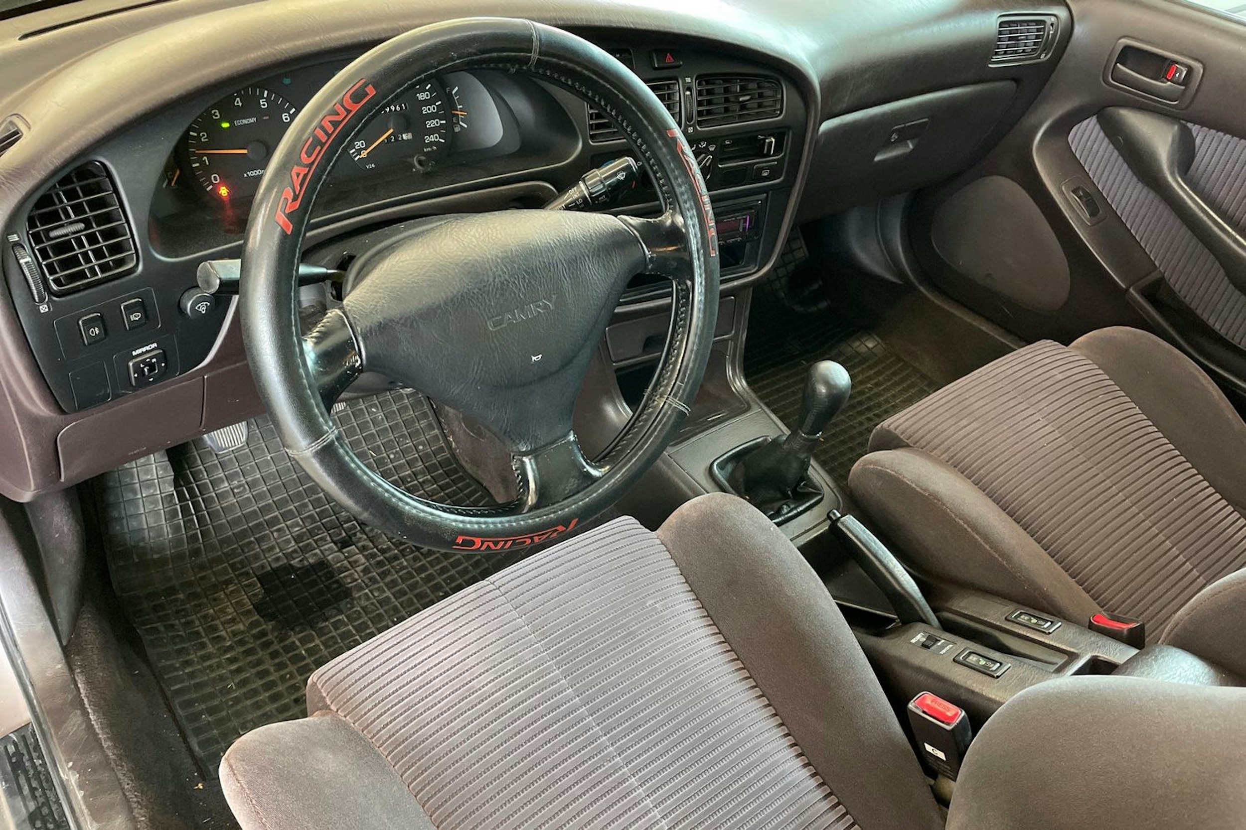 Harmaa Toyota CAMRY 1991 kuva 6.
