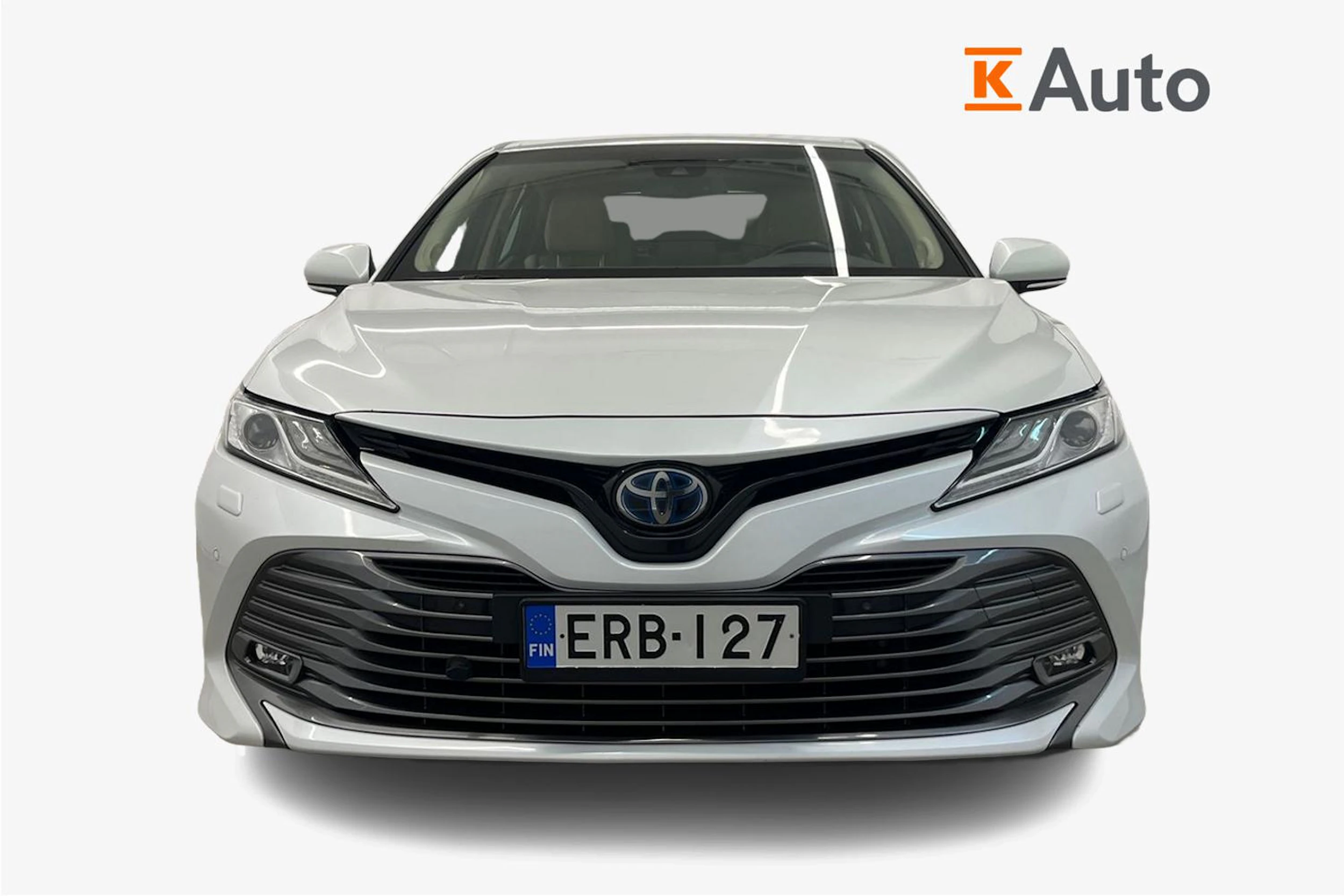 valkoinen Toyota Camry 2019 kuva 4.