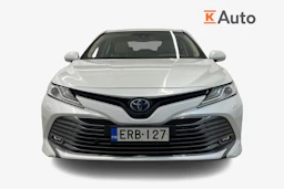 valkoinen Toyota Camry 2019 kuva 4.