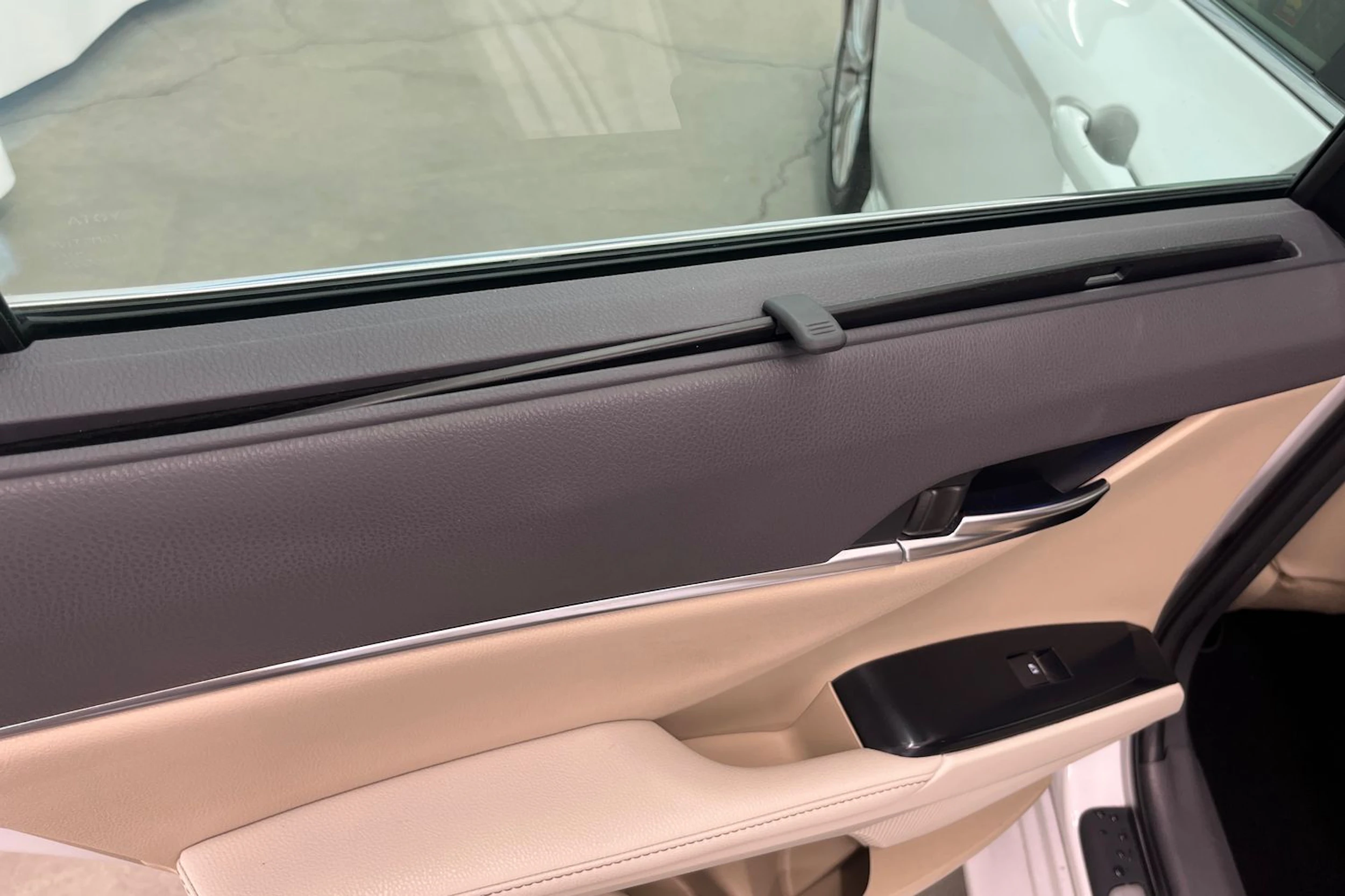 valkoinen Toyota Camry 2019 kuva 20.