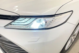valkoinen Toyota Camry 2019 kuva 26.