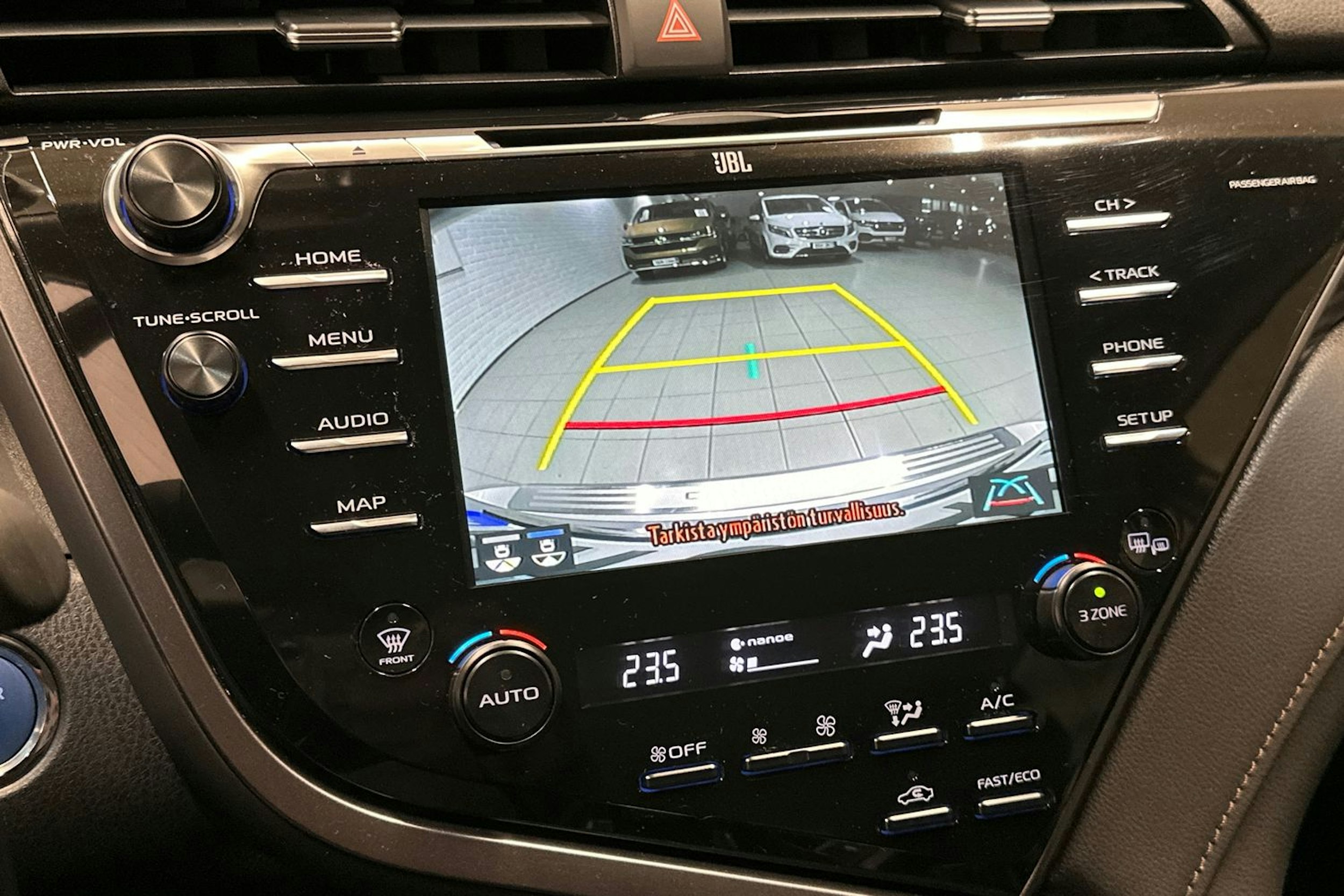 Keltainen Toyota CAMRY 2019 kuva 19.