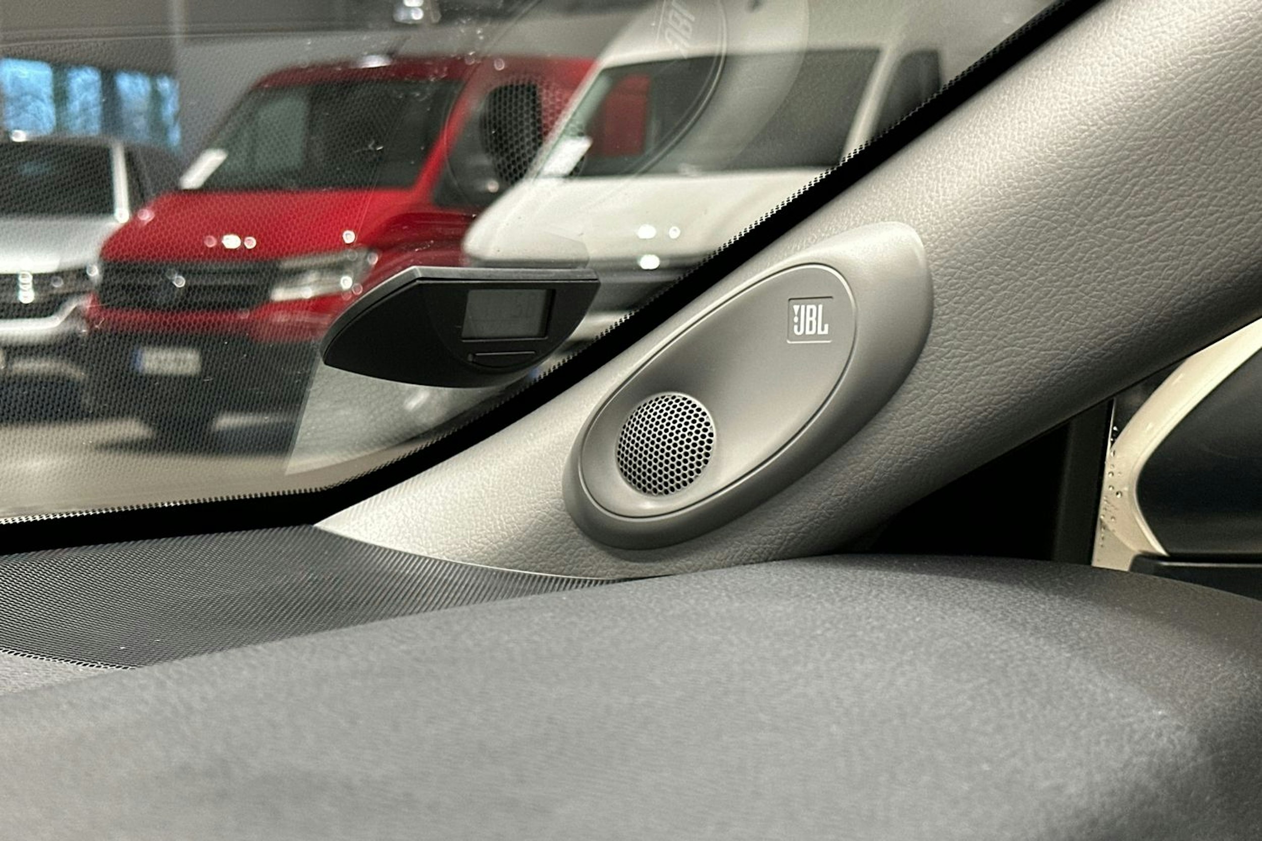 Keltainen Toyota CAMRY 2019 kuva 22.