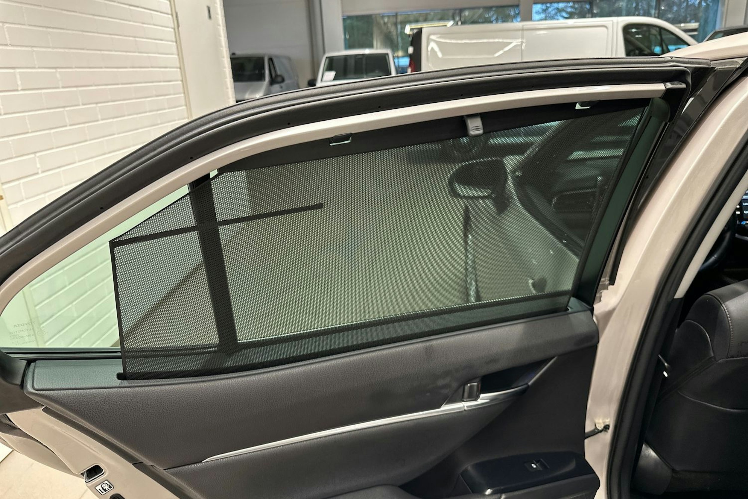 Keltainen Toyota CAMRY 2019 kuva 25.