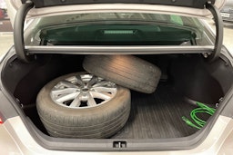 Keltainen Toyota CAMRY 2019 kuva 33.