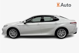 valkoinen Toyota Camry 2019 kuva 6.