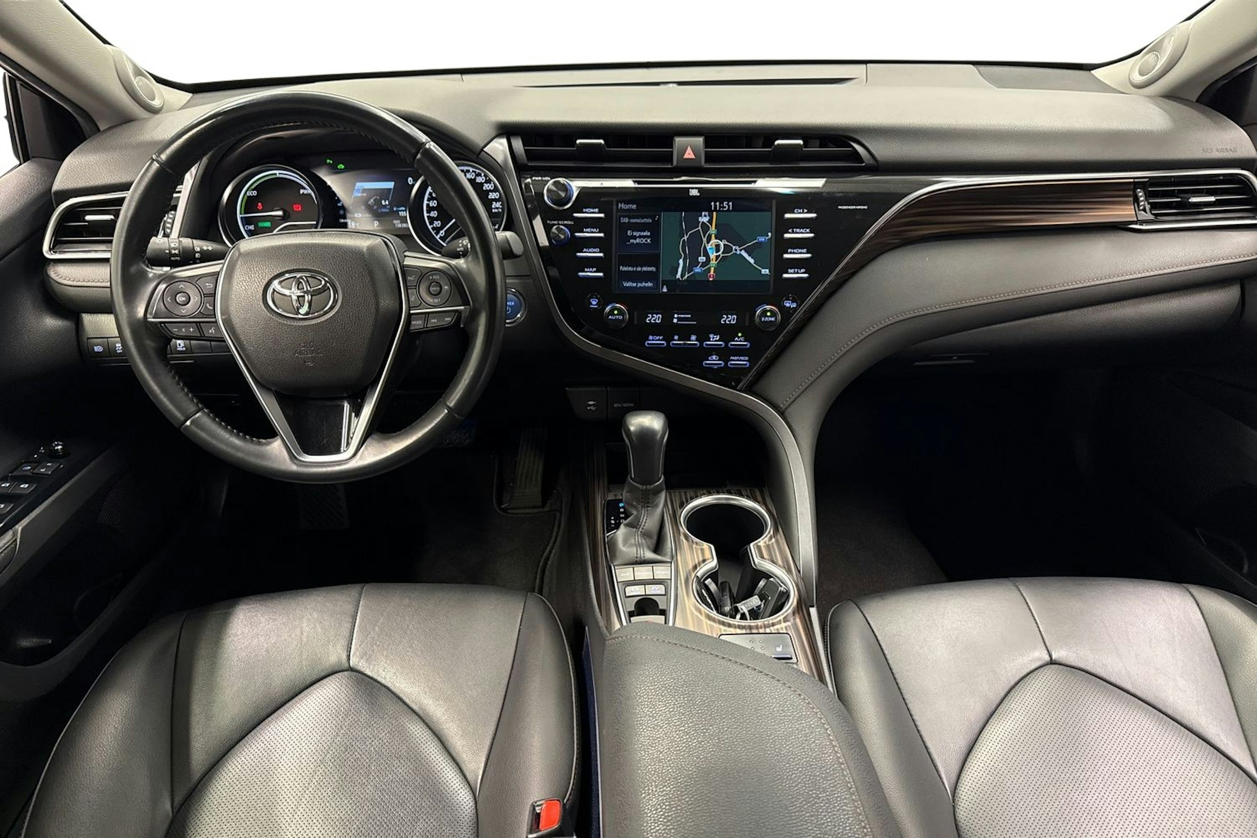 valkoinen Toyota Camry 2019 kuva 9.