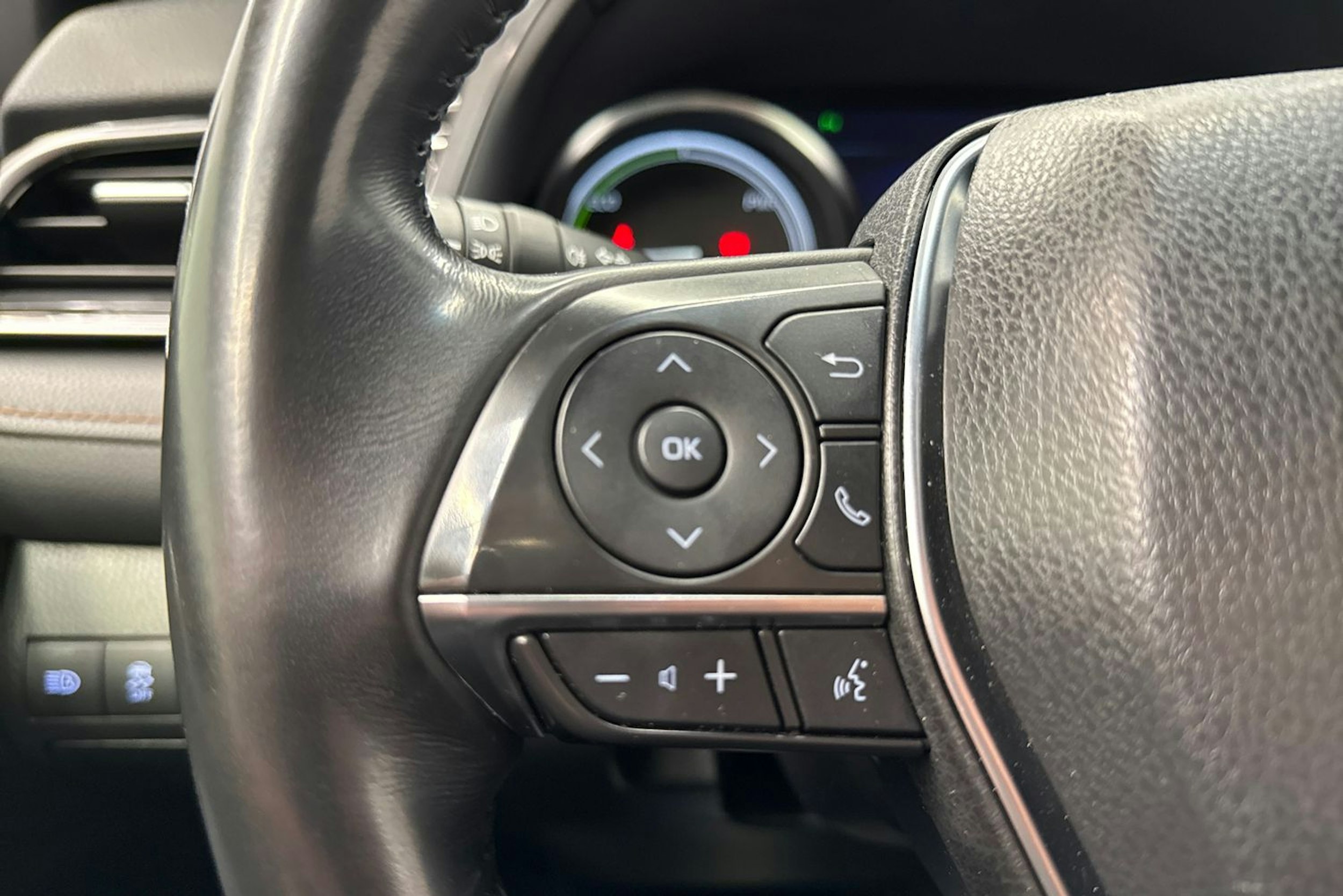 valkoinen Toyota Camry 2019 kuva 19.