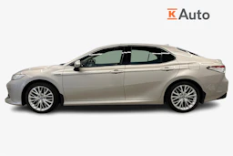 keltainen Toyota Camry 2020 kuva 7.