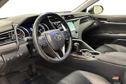 keltainen Toyota Camry 2020 kuva 8.