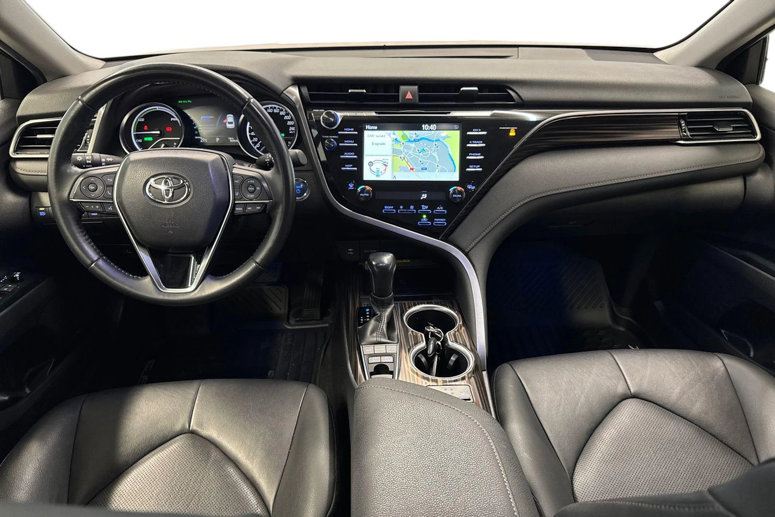keltainen Toyota Camry 2020 kuva 9.