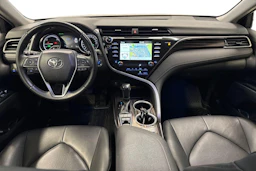 keltainen Toyota Camry 2020 kuva 9.