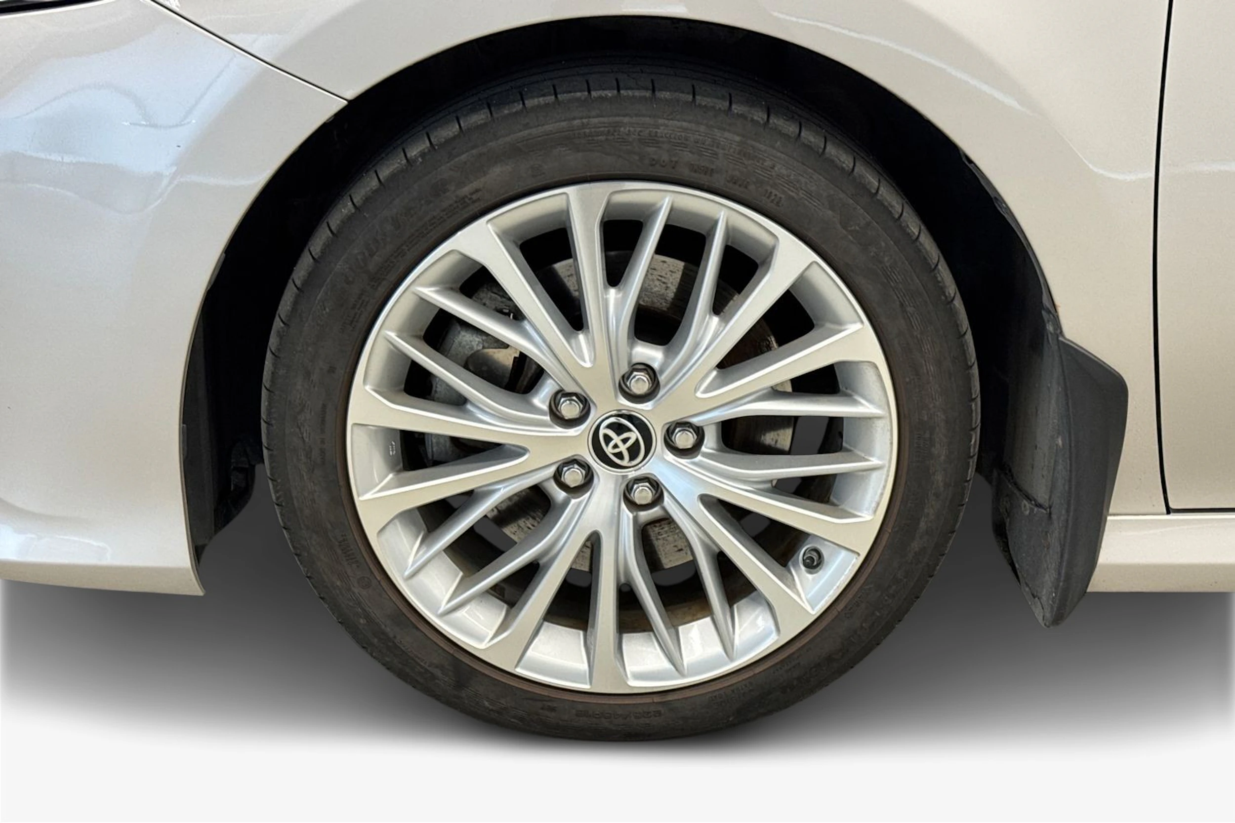 keltainen Toyota Camry 2020 kuva 12.