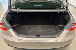 keltainen Toyota Camry 2020 kuva 17.