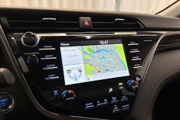 keltainen Toyota Camry 2020 kuva 20.