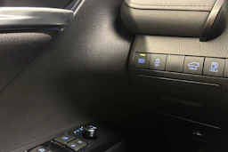 keltainen Toyota Camry 2020 kuva 25.