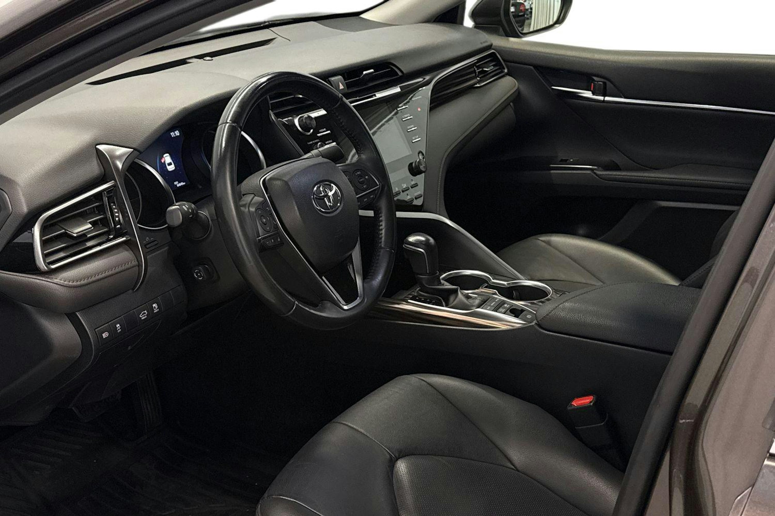 ruskea (beige) Toyota Camry 2021 kuva 7.
