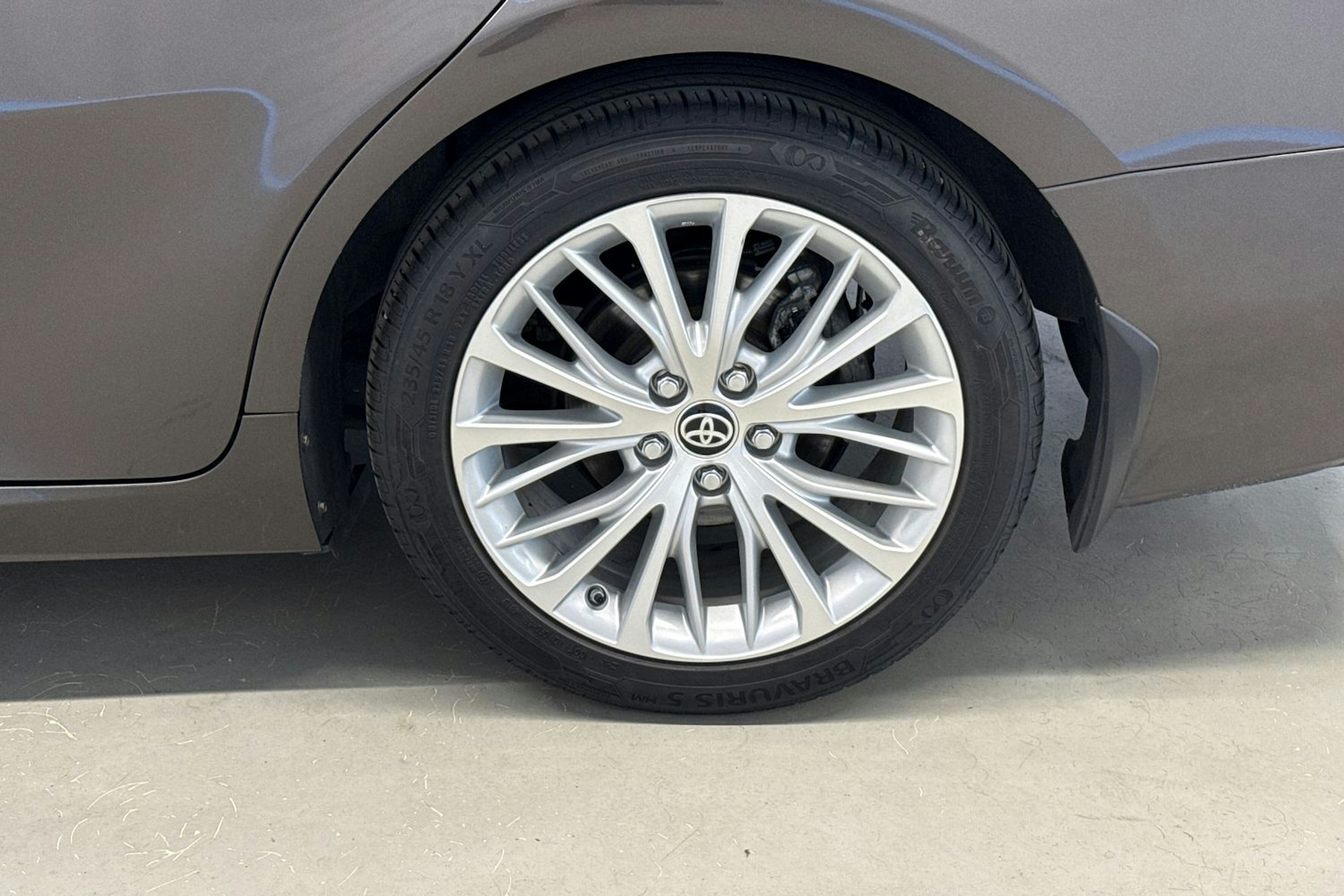 ruskea (beige) Toyota Camry 2021 kuva 13.