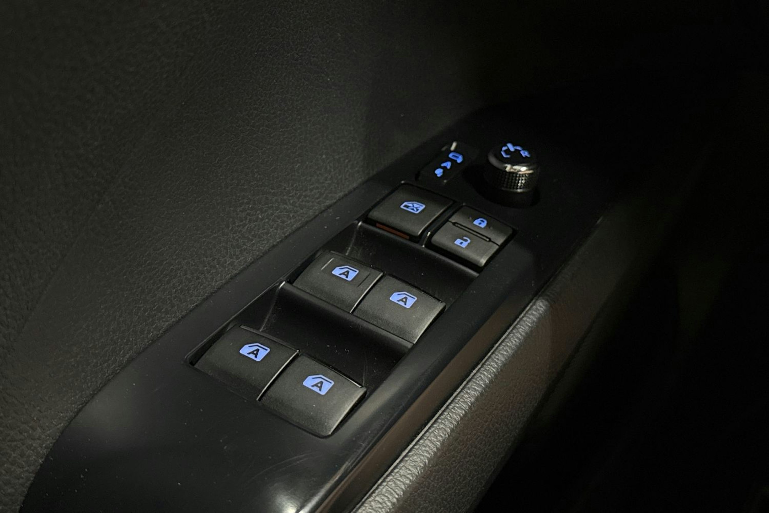 ruskea (beige) Toyota Camry 2021 kuva 18.