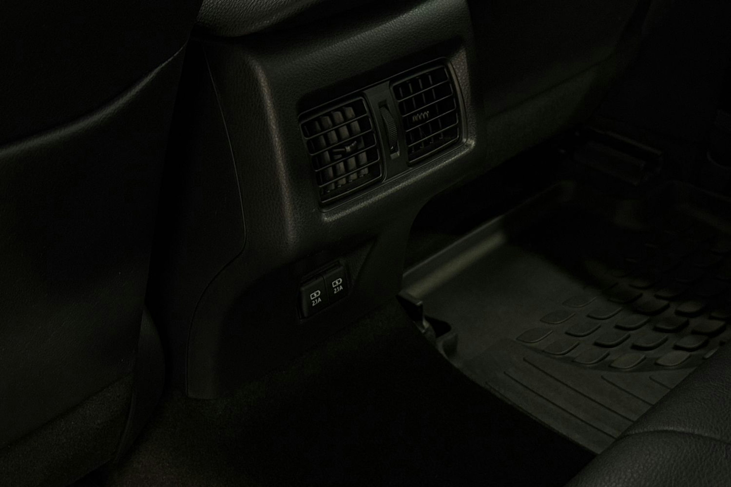 ruskea (beige) Toyota Camry 2021 kuva 24.