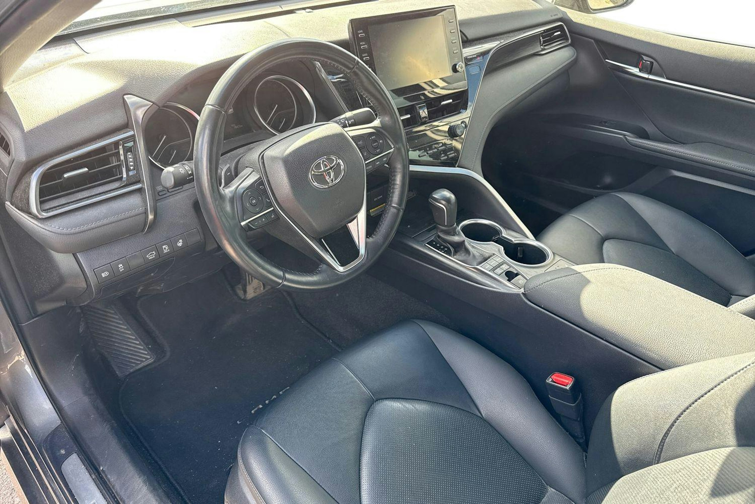 Harmaa Toyota CAMRY 2022 kuva 3.